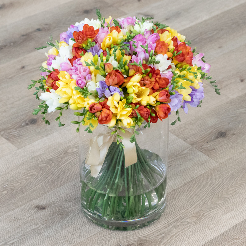 Bouquet colored fresh frézie